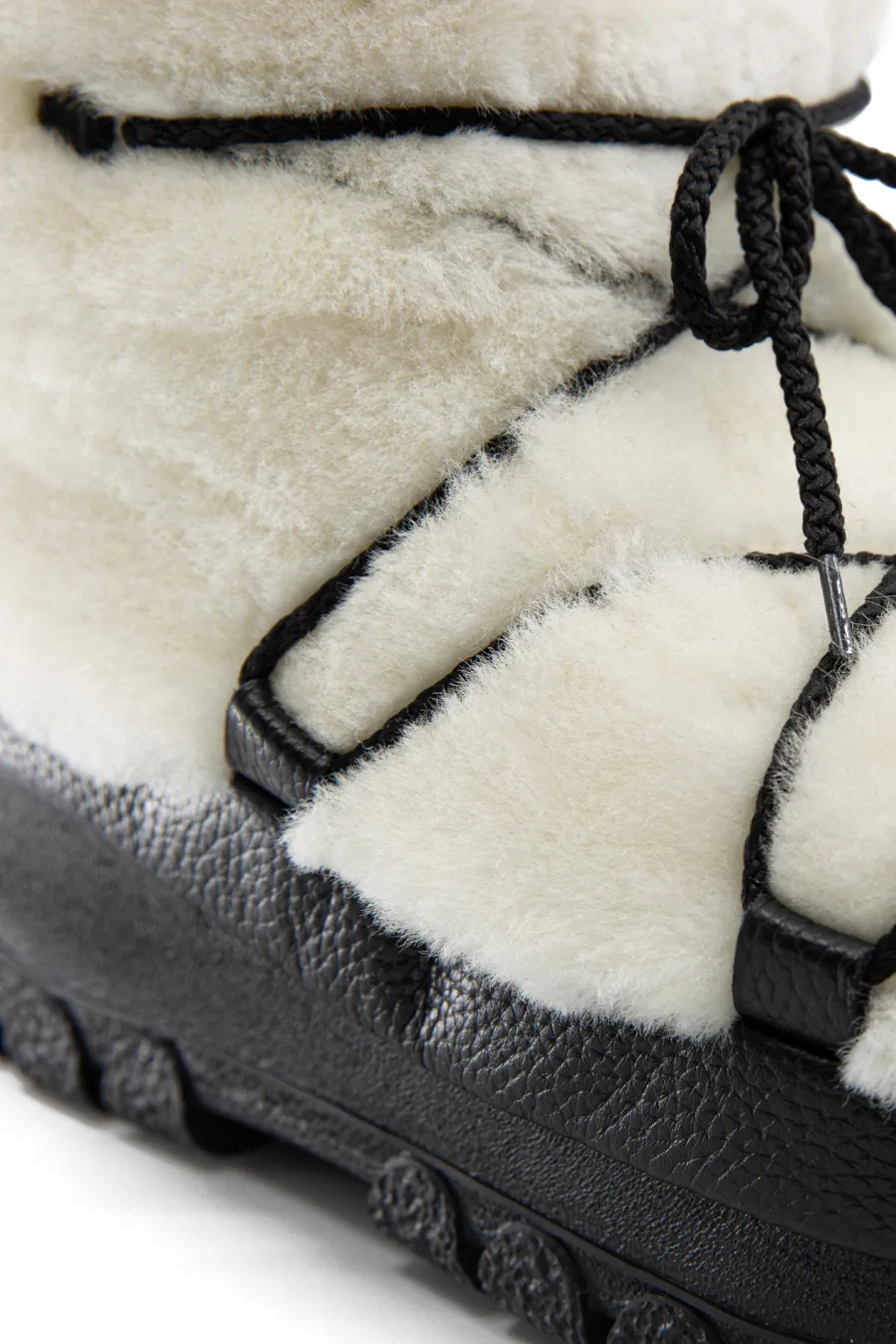NUNA detailles