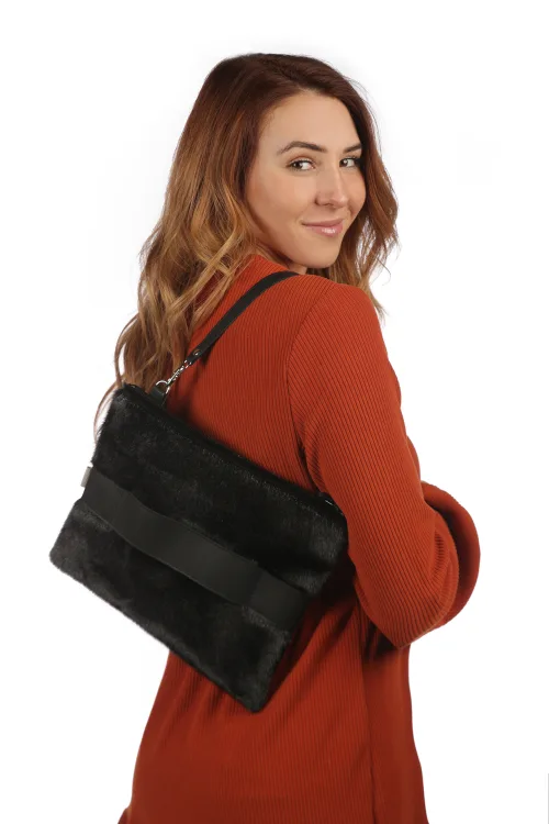 Pochette en Loup Marin noir |  | BILODEAU Canada
