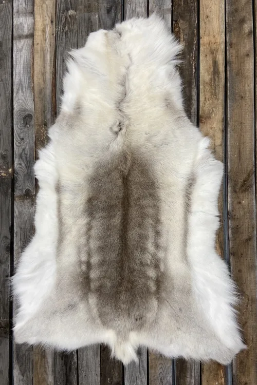 Caribou pelt | Decorative accessories | BILODEAU Canada