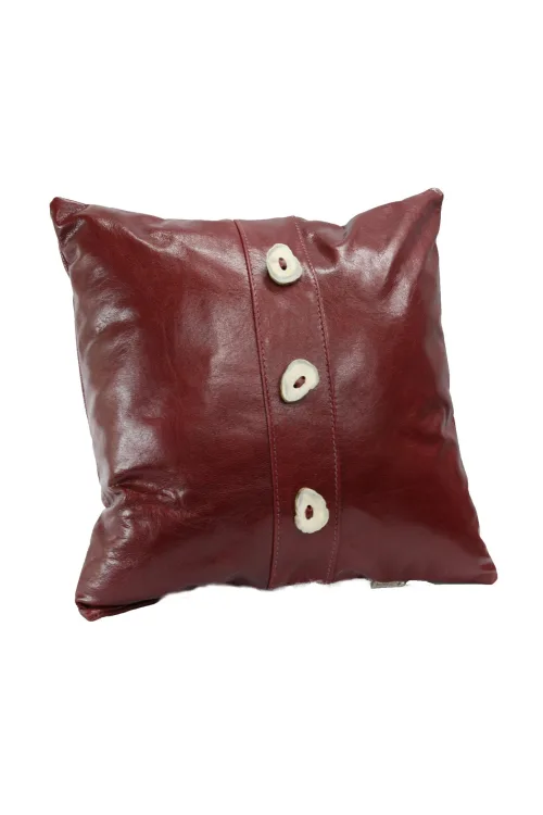 Coussin 14 x 14 (po) cuirs et boutons panache | Accessoires de décorations | BILODEAU Canada