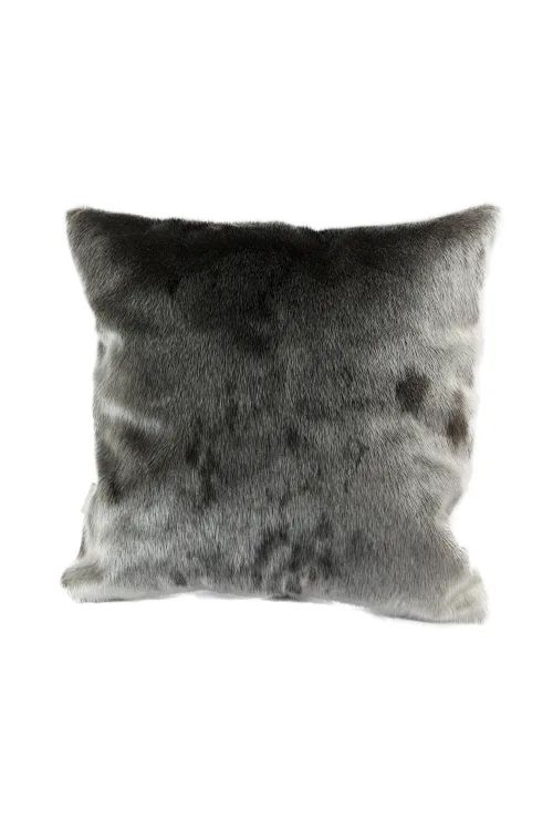 Coussin en fourrure de Loup Marin naturel | Accessoires de décorations | BILODEAU Canada