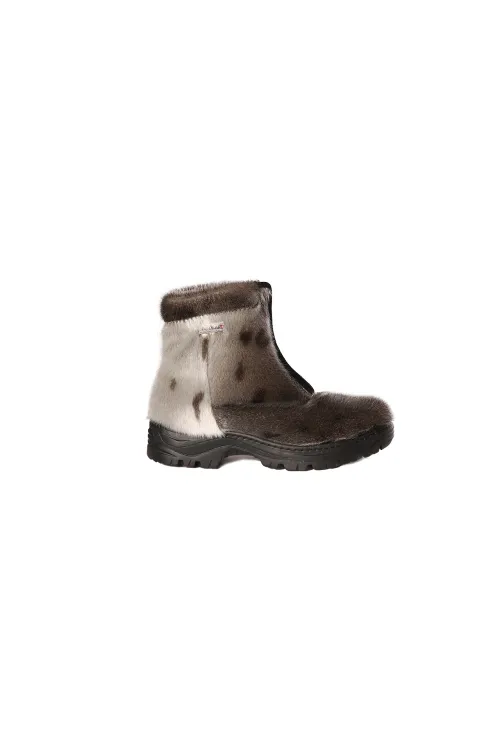 Natural Seal fur boots - Traction sole - Akiwe | Winter boots - Urban boots | BILODEAU Canada