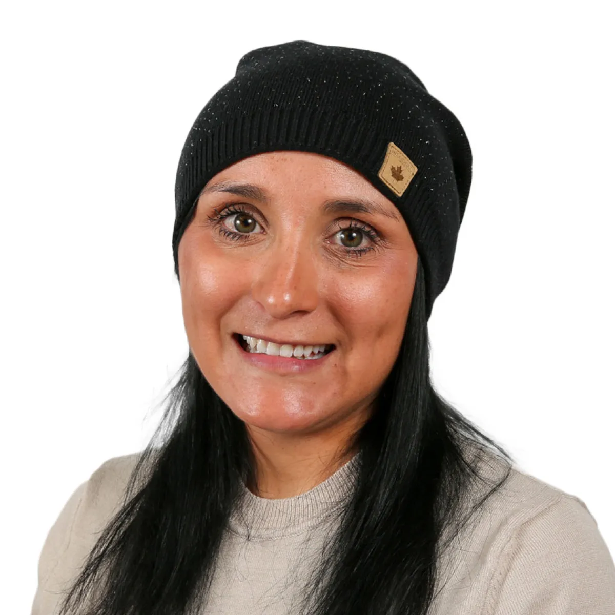 Tuque Noir avec detailles 1 1